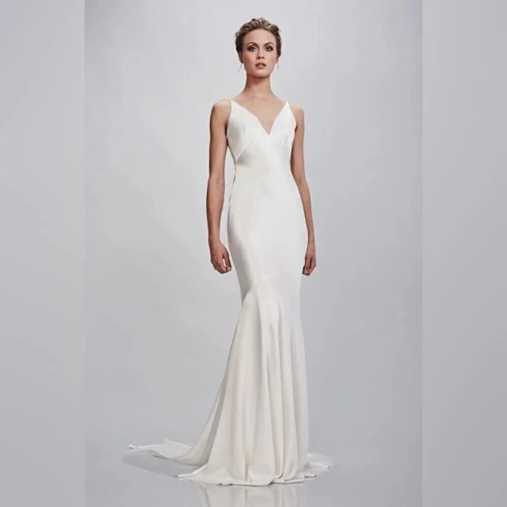 Theia Couture “Jean” Wedding Gown in Ivory Size 2 NWT Never Worn, unaltered
